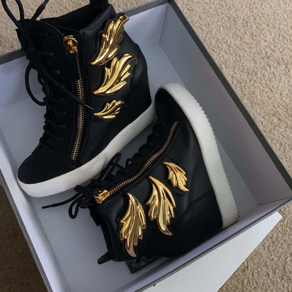 Guiseppe Zanotti Authentic!!!